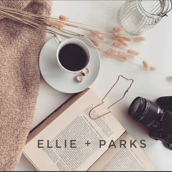 Welcome to my closet! - Picture 5 of 10